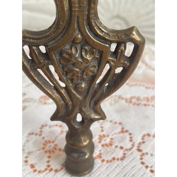 Vintage 1930s Cast Iron Gold Gilt Floral Ornate Large Lamp Finial 5.25x2.25 - Picture 3 of 9